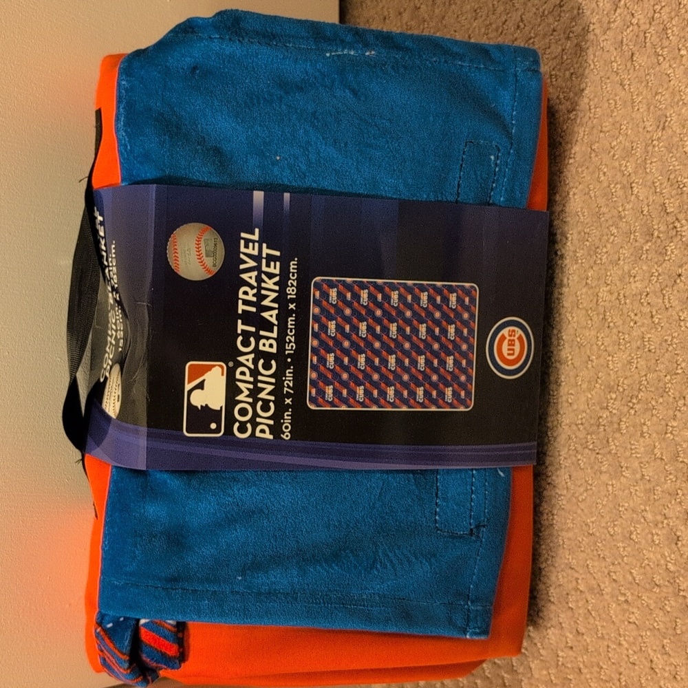 Chicago Cubs Travel Picnic Blanket (60" x 72") NEW